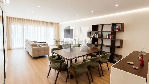 Apartamento T2 à venda na Rua Ilha da Madeira