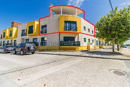 Apartamento T4 à venda na Rua Dom Dinis, 64 a