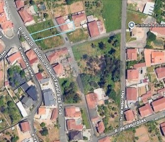 Moradia independente à venda na Travessa de Rebordões