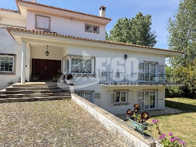 Casa ou moradia à venda no Centro de Ovar