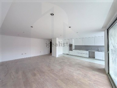 Apartamento T3 à venda na Rua Francisco Ribeiro de Castro