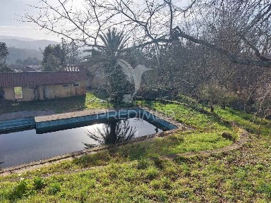 Moradia independente à venda em São João da Madeira