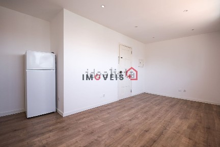 Apartamento T1 à venda em Portela - Marquês de Pombal