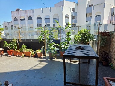 Apartamento T3 à venda na Avenida 1º de Maio, 14