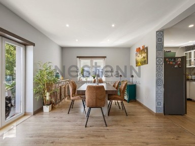 Apartamento T2 à venda na Rua Fernando Ponte e Sousa