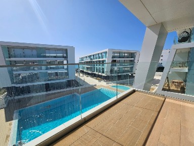 Apartamento T2 à venda na Avenida Marginal s/n