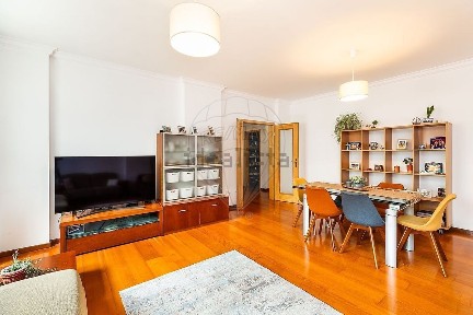 Apartamento T3 à venda em Parceiros e Azoia