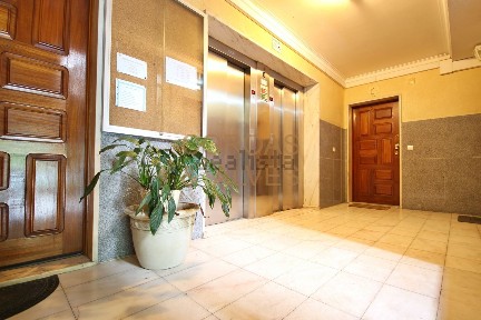 Apartamento T3 à venda na Rua Professor Machado Vilela s/n