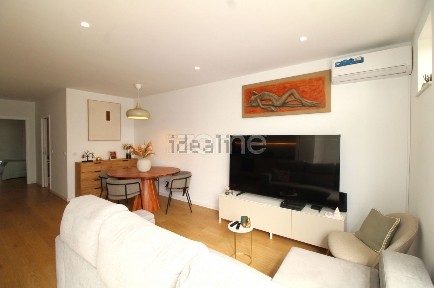 Apartamento T2 à venda na Rua da Bica