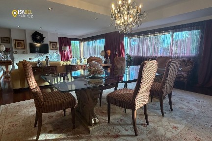 Apartamento T4 à venda na Rua Padre Benjamin Salgado, 74