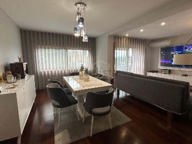 Apartamento T3 à venda na Rua Paulo VI