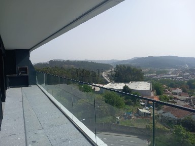 Apartamento T3 à venda na Rua Alto de Quintela