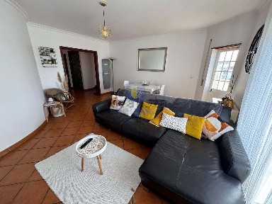 Apartamento T3 à venda na Rua das Tramagueiras