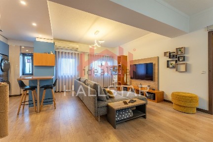 Apartamento T1 à venda na Rua Mártires do Tarrafal, 2