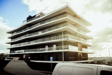 Apartamento T3 à venda na Rua Bernardino da Silva, 122