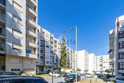 Apartamento T3 à venda em São Vicente