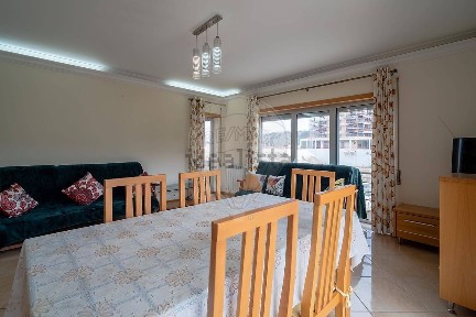 Apartamento T2 à venda na Avenida Manuel Remígio