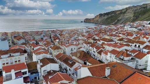 Apartamento T4 à venda na Rua dos Barrancos
