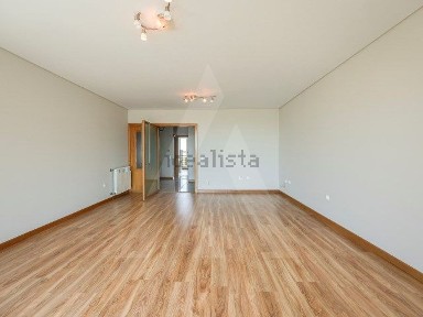Duplex à venda na Avenida Claudino Santos Costa