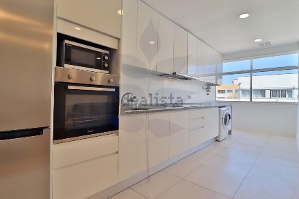 Apartamento T2 à venda na Rua Alfredo Vieira Gomes, 19