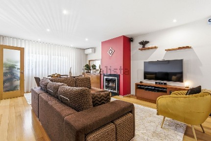 Apartamento T3 à venda na Rua de Abraão