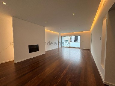 Apartamento T3 à venda em São Vicente