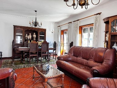 Vila Verde e Barbudo, Rua do Município, 126