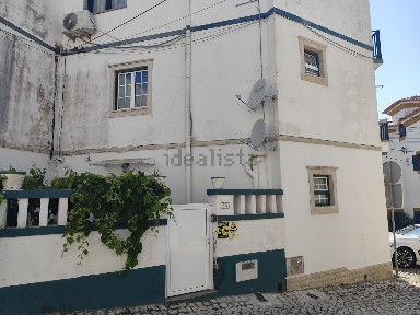 Apartamento T2 à venda na Rua 31 de Janeiro, 33