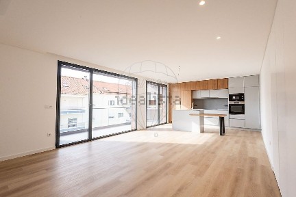 Apartamento T3 à venda em Cruz d'Areia