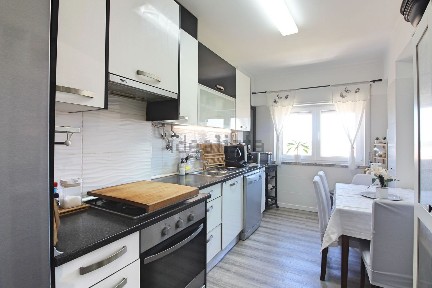Apartamento T3 à venda na Rua Fernando Ponte e Sousa