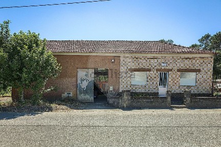 Moradia independente à venda em Eixo e Eirol