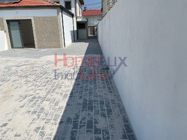 Lobão, Rua São Tiago