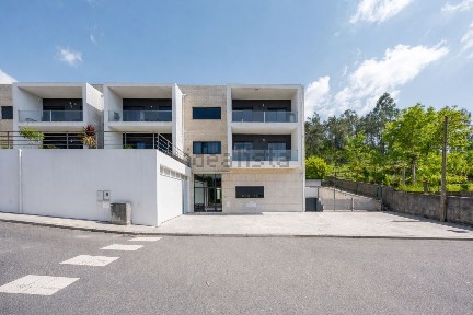 Apartamento T3 à venda na Rua de Mourens