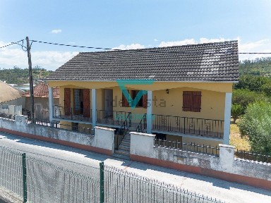 Casa ou moradia à venda em Caxarias