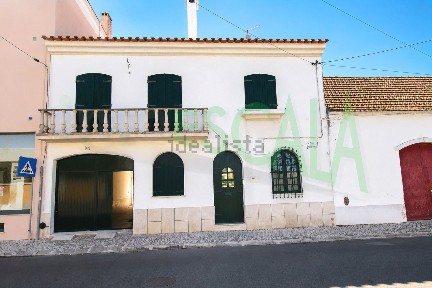 Moradia independente à venda em Almeirim