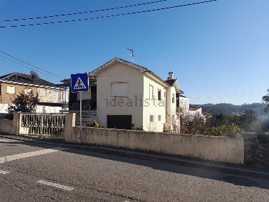 Moradia independente à venda em Lourosa