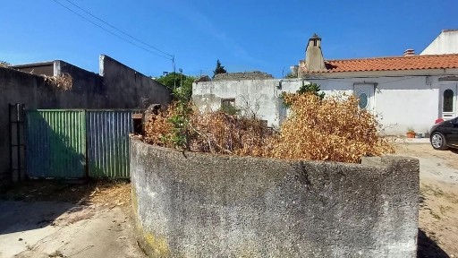Quinta à venda na Rua Revolucionários 16 de Junho