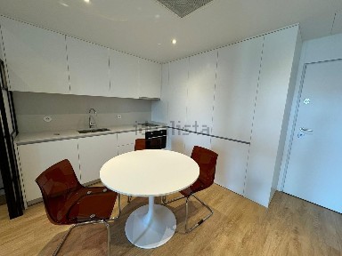 Apartamento T0 à venda na Rua Rómulo de Carvalho s/n