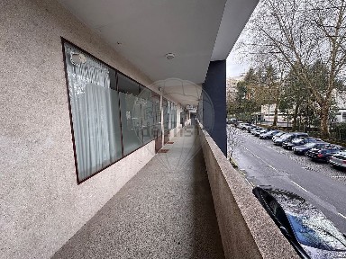 Apartamento T0 à venda na Rua Comandante José Luis de Pina