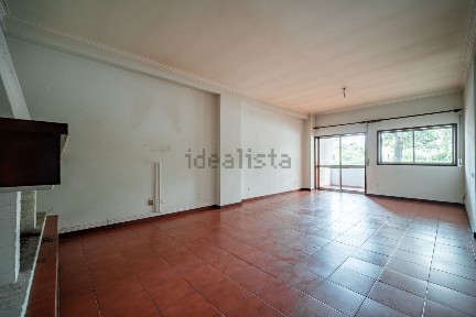 Apartamento T3 à venda em Creixomil