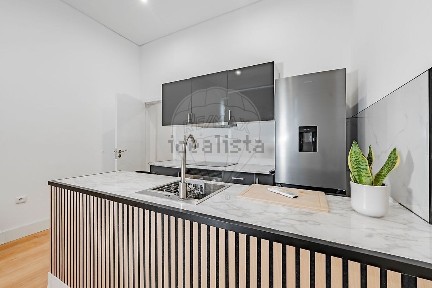 Apartamento T0 à venda na Rua de Caires