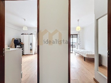 Apartamento T2 à venda na Rua Afonso Enes