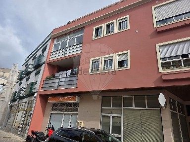 Apartamento T3 à venda na Rua Doutor Pedro Viana
