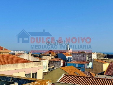 Apartamento T2 à venda na Rua Afonso de Albuquerque, 53