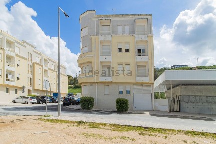 Apartamento T3 à venda na Rua Grupo Desportivo Os Nazarenos s/n