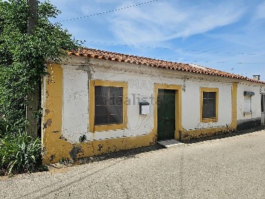 Moradia independente à venda em Madalena e Beselga