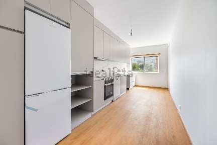 Apartamento T3 à venda na Rua Pascoal Fernandes