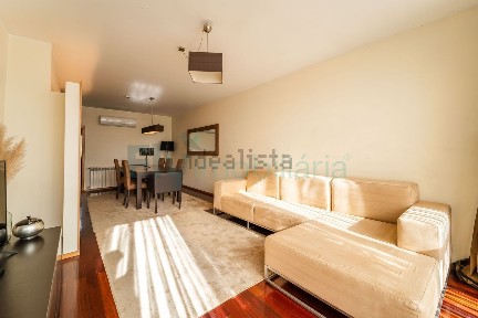 Apartamento T2 à venda na Rua Fonseca e Castro s/n