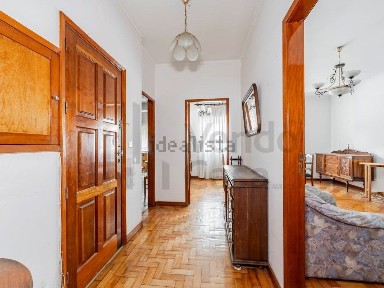 Apartamento T3 à venda na Rua das Amoreiras, 19