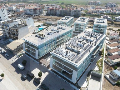 Apartamento T3 à venda na Avenida Marginal s/n